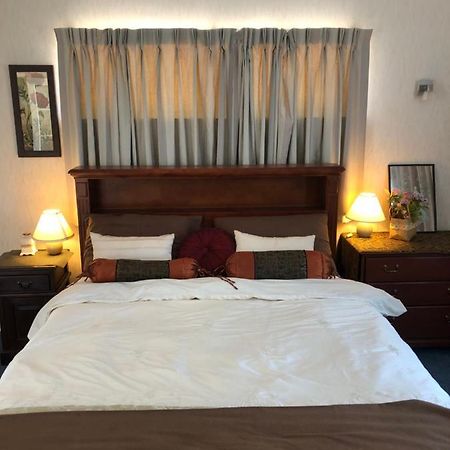 A Cozy Room With It'S Own Privacy Upper Hutt Exterior foto
