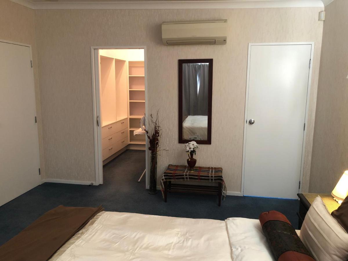 A Cozy Room With It'S Own Privacy Upper Hutt Exterior foto